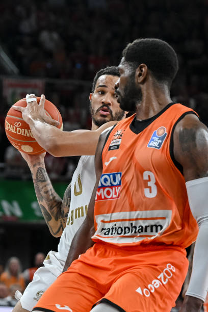 2男足借鉴 2男足借鉴